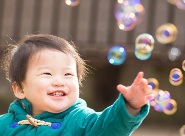 課外活動の体操教室など、身体をしっかり動かし、健やかな成長をサポートします。